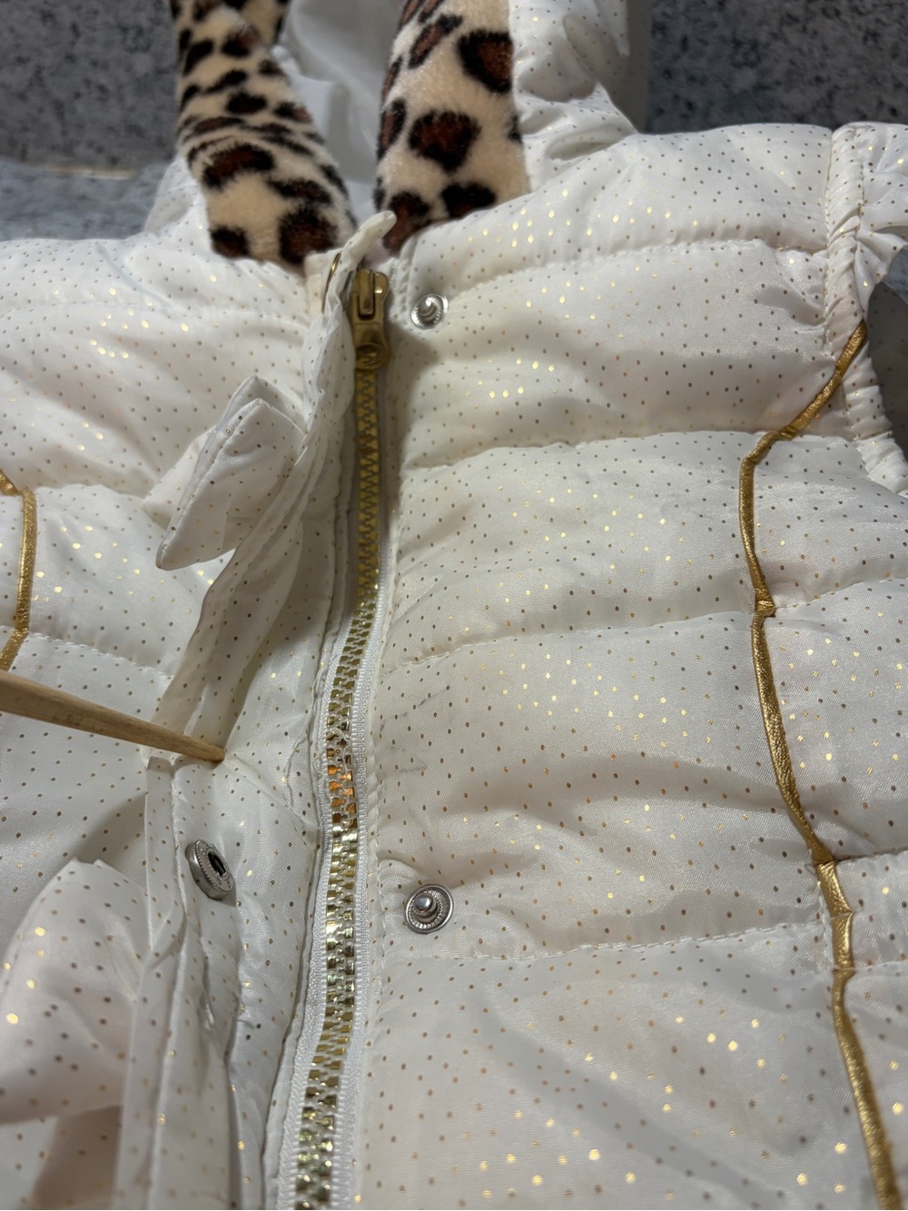 Little Lass Toddler Girls White Iridescent Puffer Vest Faux Fur Leopard Trim Bow - Picture 4 of 8